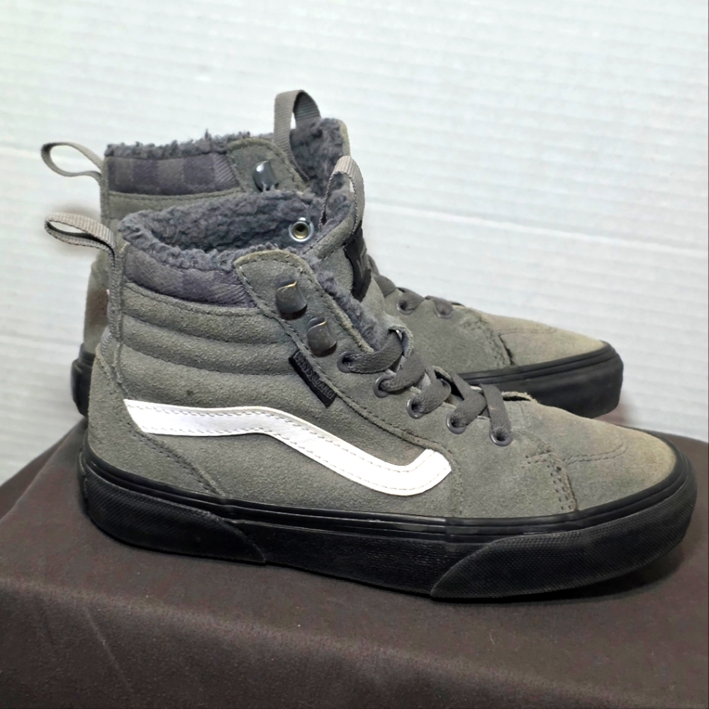 VANS Filmore High Van Sherpa Lined Suede High Top Sneakers Youth Size 1